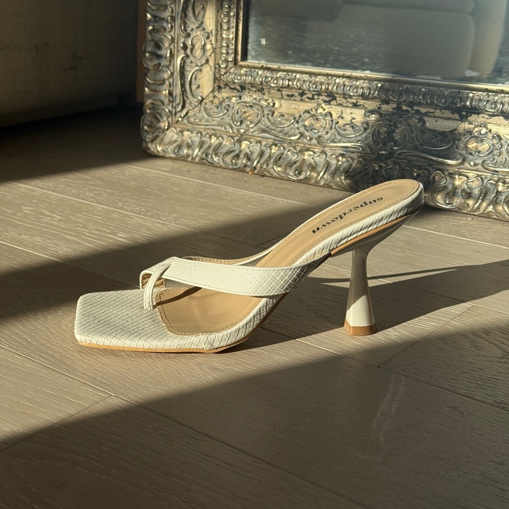 Superdown Slip on Sandal Mule in White // size 8